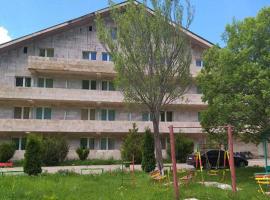 Zartonk Rest House, ξενοδοχείο σε Babakishi