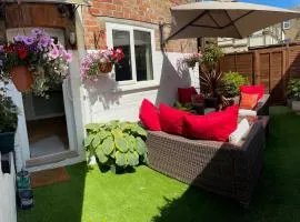 Self contained Garden Flat newly Refurbished