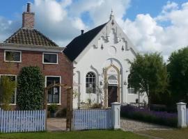 Kerkje De Kleine Antonius, cottage in Zeerijp