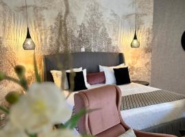 THE PALMS Luxury Boutique Hotel, spa hotel in Dakar