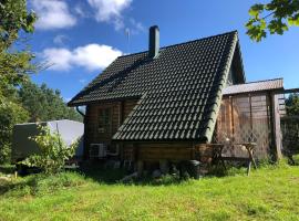 Juniper holiday house in Kassari with sauna、Hiiumaaのバケーションレンタル