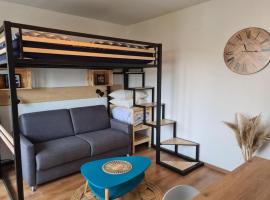 Studio cosy et lumineux bike parking, holiday rental in Saverne