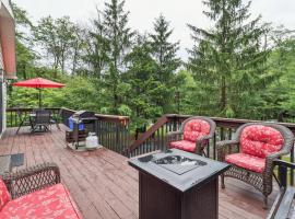 Tobyhanna Home with Fire Pits - 9 Mi to Kalahari!, hotel in Tobyhanna