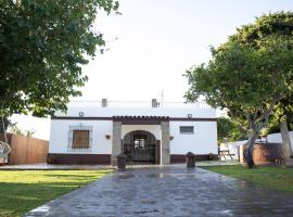 Villa Alegría, mökki kohteessa Chiclana de la Frontera