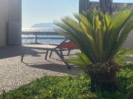 Appartamento MARE in Villa Giulia sul Mare, hotel en Marausa