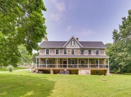 Spacious Country Home in Coatesville on Old Ranch!, hotel with parking in Coatesville