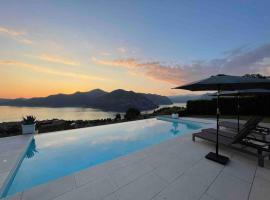 Luxury villa with private pool, ξενοδοχείο σε Ιζέο