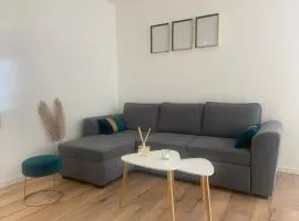 T2 chaleureux à 5 mn du centre/plage avec parking