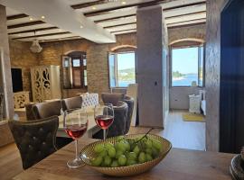 Luksusa viesnīca Luxury Seafront Suite Fabri pilsētā Visa