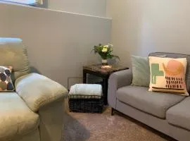 Cozy Basement Suite close to Downtown,Edmonton
