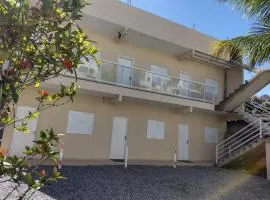 Apartamentos Kairos、ウバトゥバのビーチ周辺のバケーションレンタル