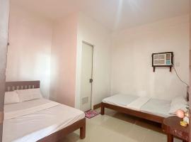 ๋ฐ๋ ๋ฅด์ ์์นํ ํธํ
The Ritz Hotel