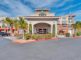Holiday Inn Express Hotel & Suites Lake Elsinore, an IHG Hotel, hotel cu parcare din Lake Elsinore