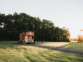 Hollow Hills Tiny Home, tiny house in Penn Yan