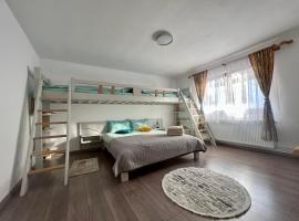 Casa Matteo - Rustic & cosy getaway in Zărnești, vil·la a Zărneşti