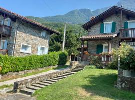 Casa Carola – hotel w mieście Colico