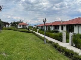 Enigma Complex, hotel con alberca en Pavel Banya