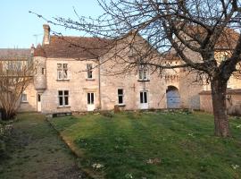 Gîte l'Echauguette du Perche, parkolóval rendelkező hotel Préaux városában