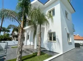 Lydia's Villa