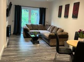 Contemporary apartment Great Location with private carpark, apartemen di Keighley