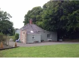 Apple Cottage -- Luxury Stay at Bellingham Estate