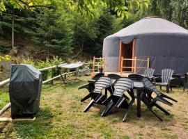 la Yourte des Bibis, kamp sa luksuznim šatorima u gradu Fréland