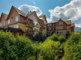 Luxury 3 Bedroom Water House On Main Street Condo W Pool, Hot Tubs, Fitness Center!