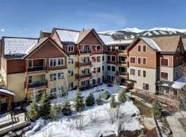 3 Bedroom Mountain Condo On Main Street - Walk To Lift, Onsite Pool, Luxury-rated!