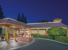 Howard Johnson by Wyndham Sacramento Downtown, viešbutis Sakramente