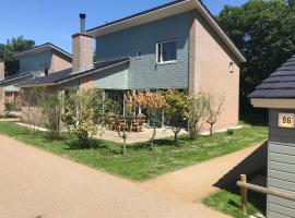 Haags Duinhuis - familyfriendly holidayhome, resort in The Hague