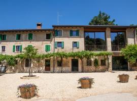 Agriturismo Locanda Case Vecie, hotel v destinaci Grezzana