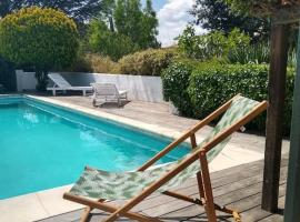 Maisonnette tout confort, vakantiewoning in Rochefort-du-Gard