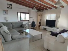 Sunset and oceanview 2 bedroom apartment with shared pool