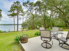 Hawthorne Vacation Rental with Access to Cue Lake, hotelli kohteessa Interlachen