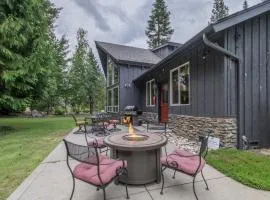 Slice of Heaven by NW Comfy Cabins