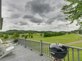 Countryside Hideaway in Greeneville with Fire Pit!、Greenevilleのペット同伴可ホテル
