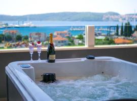 Luxury penthouse SkyView, hotel with jacuzzis in Trogir