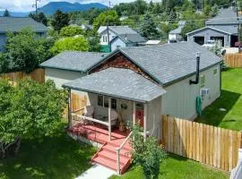 Red Lodge Retreat with Hot Tub 3 Blocks to Downtown