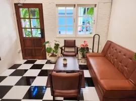 Noir Cafe And Hostel Chinatown Bangkok