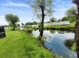 Kingfisher Corner, camping resort en South Cerney