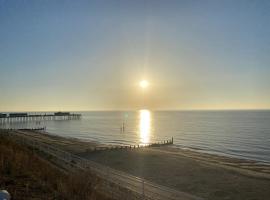 Northcliffe, Southwold Seafront sleeps 14, hotel in Southwold