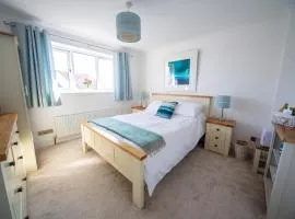 Trethvor House Ensuite Double Room with Free parking in quiet residential area