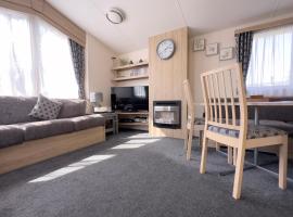 Edinburgh - Seton Sands-Salsa Caravan-Pet Friendly, hotel in Port Seton