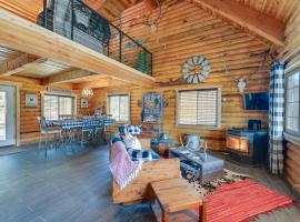 Secluded Mountain Getaway in Wyoming Range!, hotel v destinaci Kemmerer