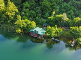 ECO cabin Plivsko jezero Jajce, majake sihtkohas Jajce