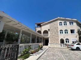 Guesthouse Vila Tamburic, hotel in Becici