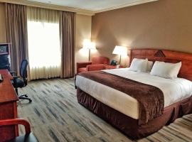 Lucky 7 Casino & Hotel (Howonquet Lodge), hotel con vasche idromassaggio a Smith River