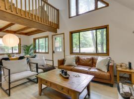Screened Porch and Grill Lake Ariel Vacation Rental、Lake Arielのホテル