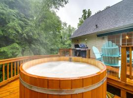 Arden Home with Private Hot Tub about 17 Mi to Asheville, hotel dengan parking di Arden