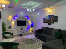 Deluxe Mansion, B&B in Buea